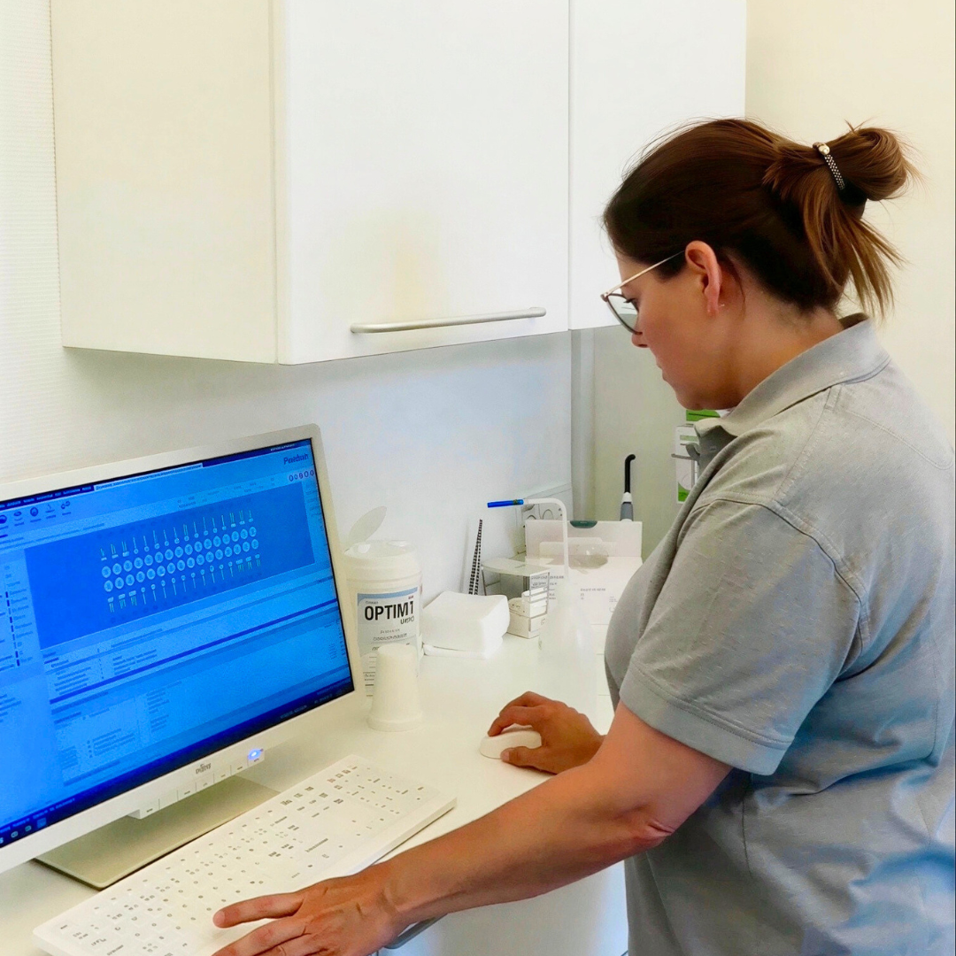 Automatisk sikker mail fra journalsystemet — GDPR-sikker kommunikation til tandklinikker